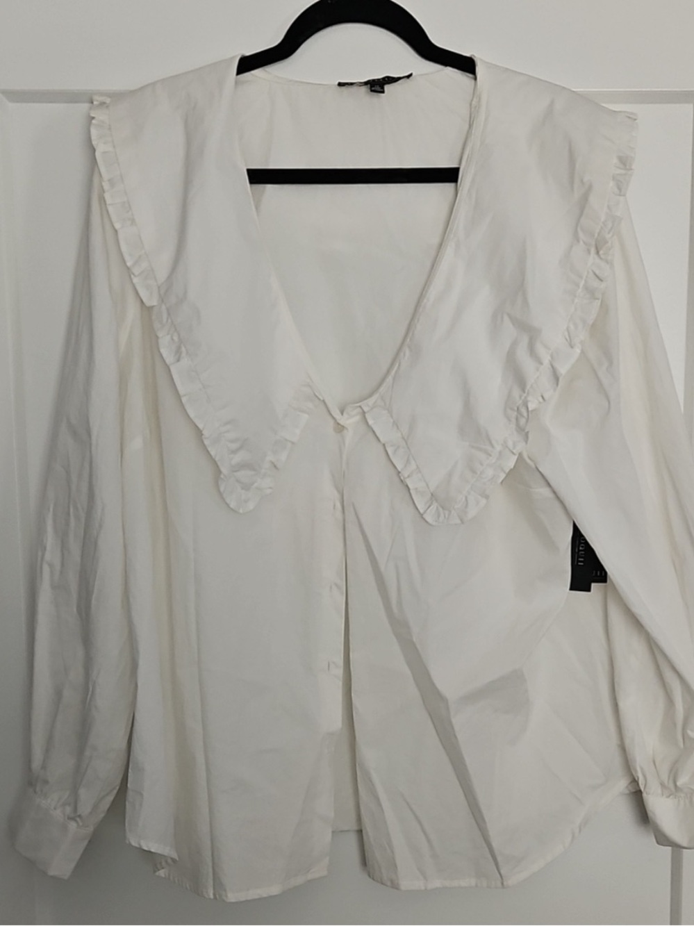 Wayf White Ruffle-Trim V-Neck Button Blouse
